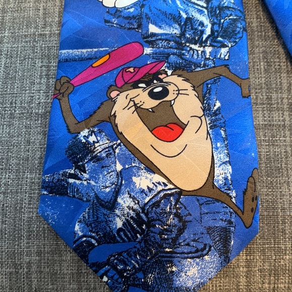 Loony Tunes Baseball Tie - Daffy, Bugs and Taz - Picture 4 of 5
